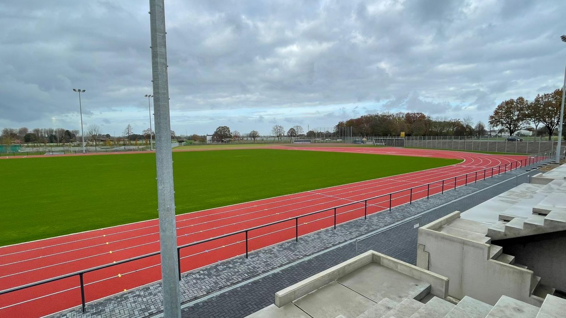 Sportstätte Orsbeck 11/2021 Laufbahn fertig