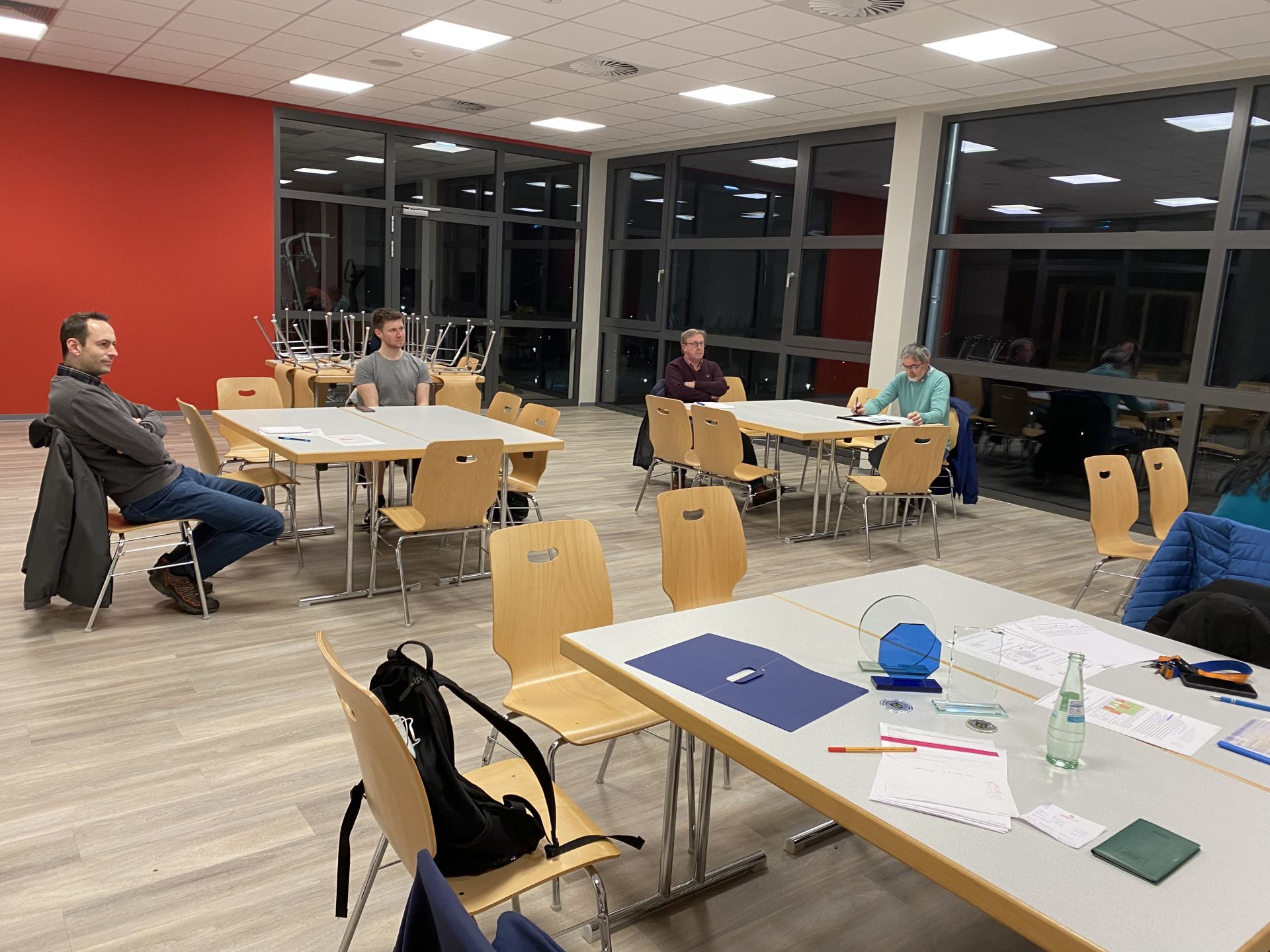 Erste Vorstandssitzung in den neuen Räumen der Halle 1